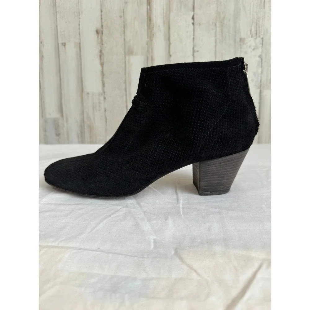 Aquatalia Marvin K Womens 8.5 Black Perforated Suede Block Heel Ankle Booties